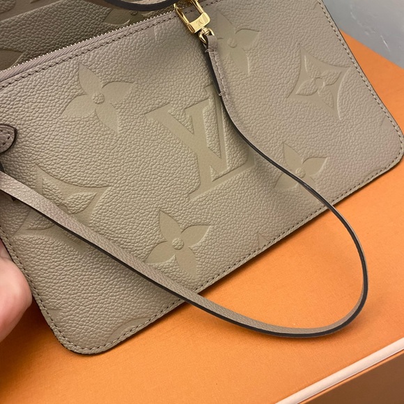 Louis Vuitton Neverfull Empreinte - Picture 11 of 16